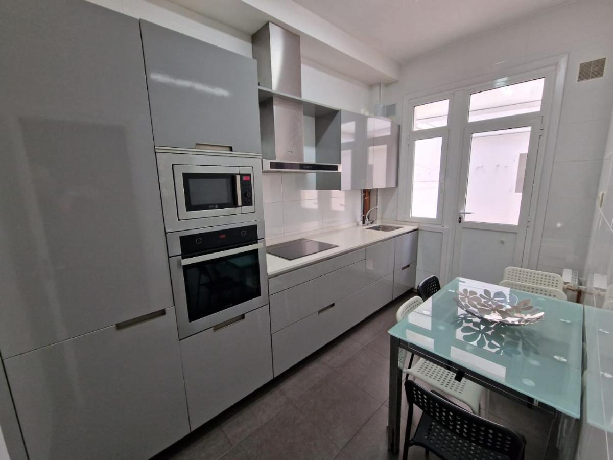 Amplio Y Centrico Piso Con Patio. Appartement A Coruña Buitenkant foto